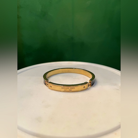 MICHAEL KORS GOLD AND BLACK ENAMEL HINGE BRACELET BANGLE - Picture 1 of 5